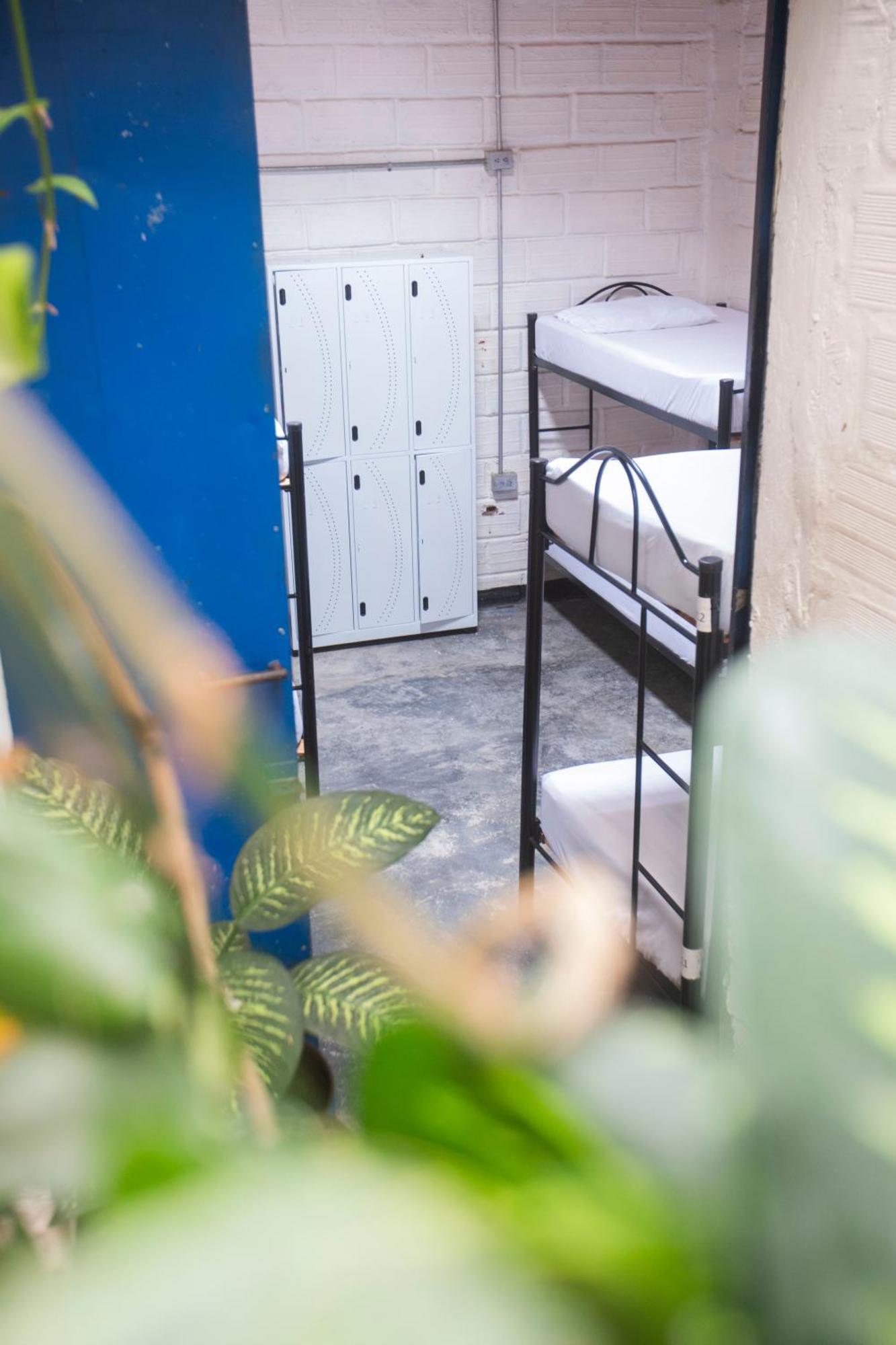 Hostal Casa Estacion Medellin Exterior photo